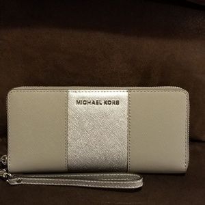 Michael Kors NWT wallet
